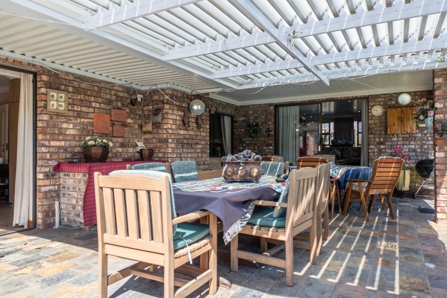 4 Bedroom Property for Sale in Groenvallei Western Cape